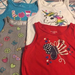🦄🦋Very nice bundle of girls size 5t tanks🦋🦄